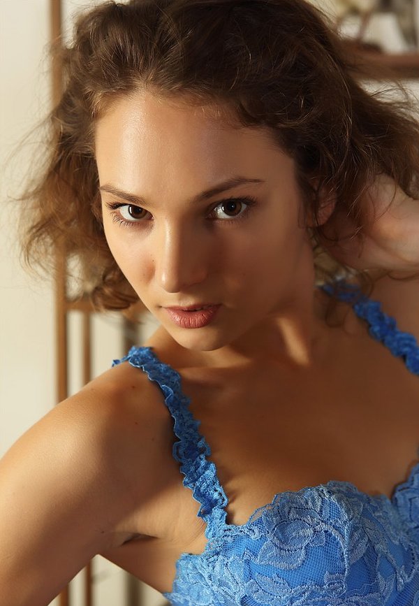 Анна, 18